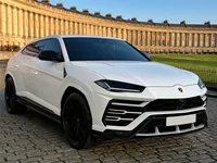 Lamborghini Urus — front