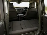 Land Rover Defender 110 — interieur