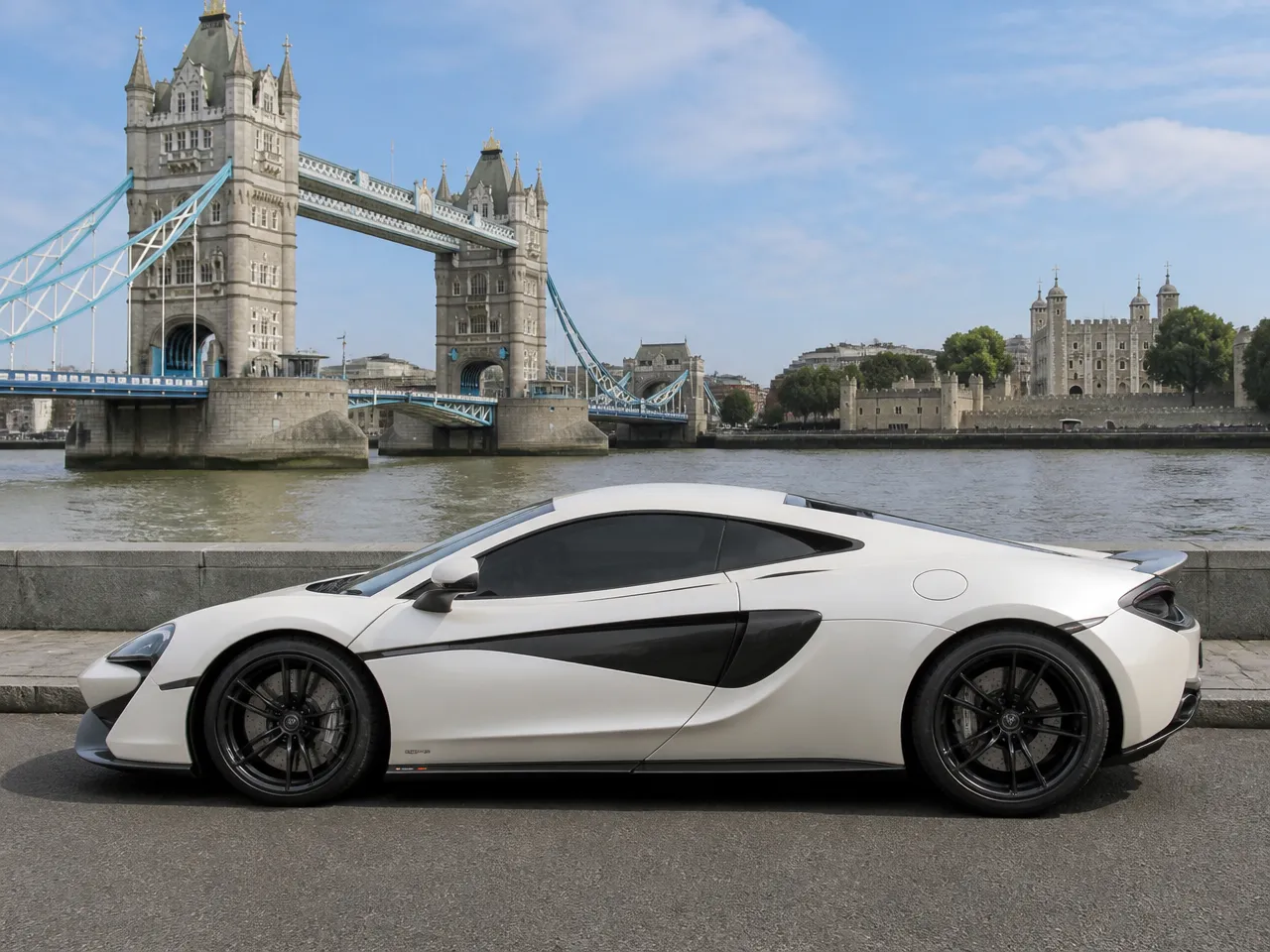 McLaren 570S — laterale