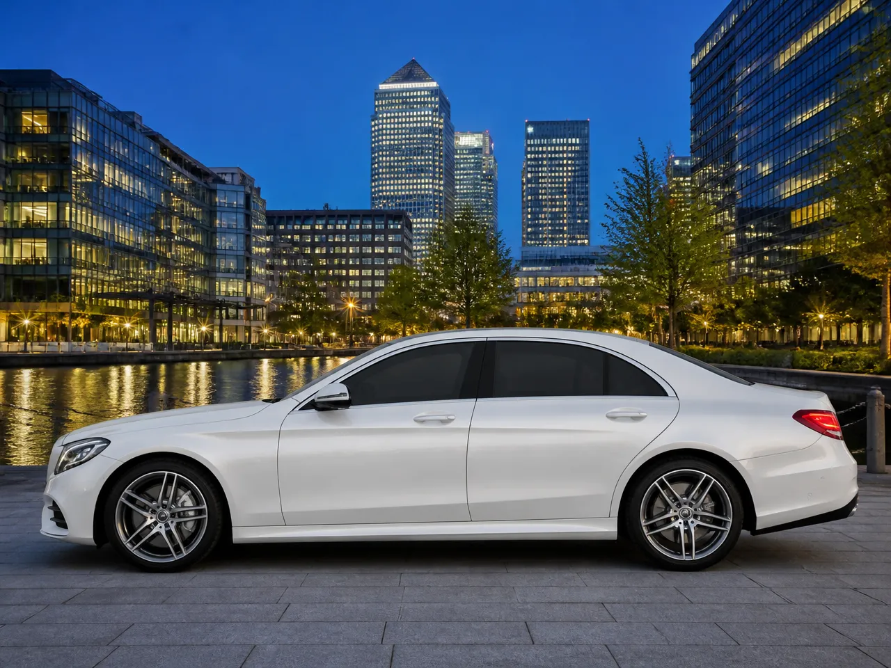 Mercedes-Benz S-Class — الجانب