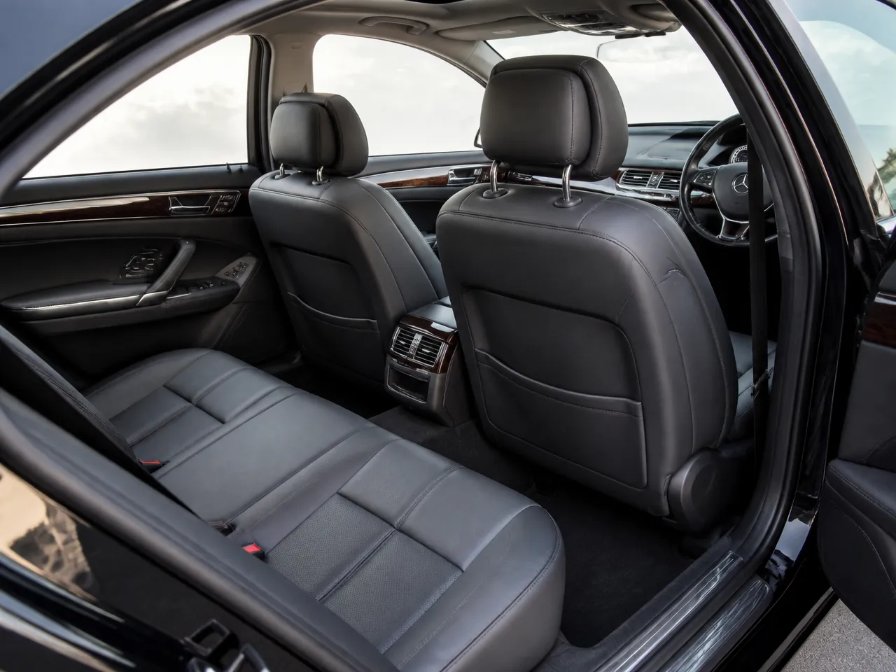 Mercedes-Benz S-Class — المقصورة الداخلية