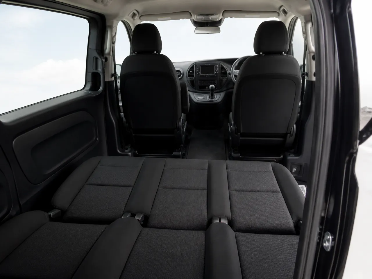 Mercedes-Benz Vito 8 Seater — intérieur