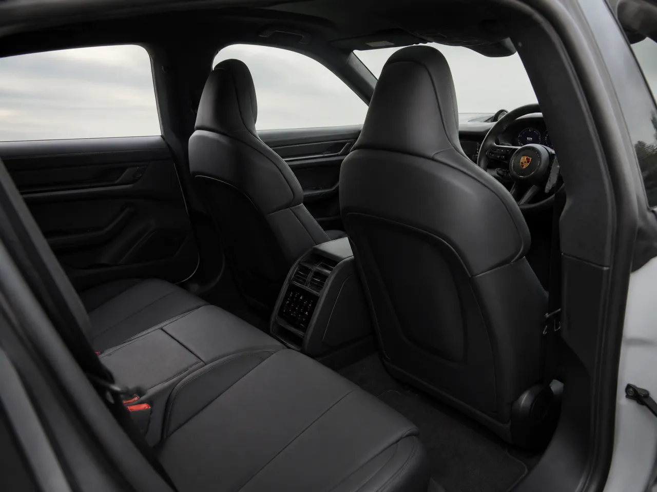 Porsche Taycan Turbo S — iç mekân