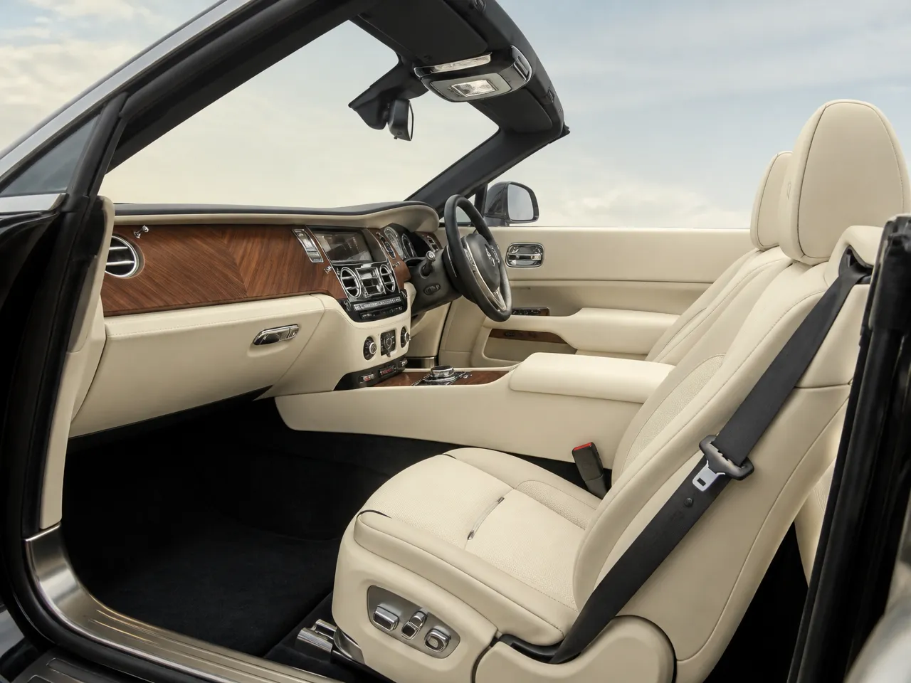 Rolls-Royce Dawn — interior