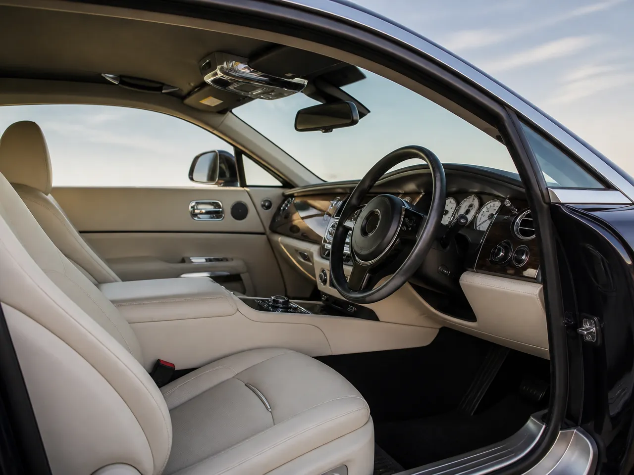 Rolls-Royce Wraith — interior