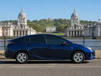 Toyota Prius — lateral