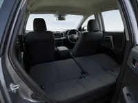 Toyota RAV4 — intérieur