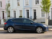 Vauxhall Astra — lateral