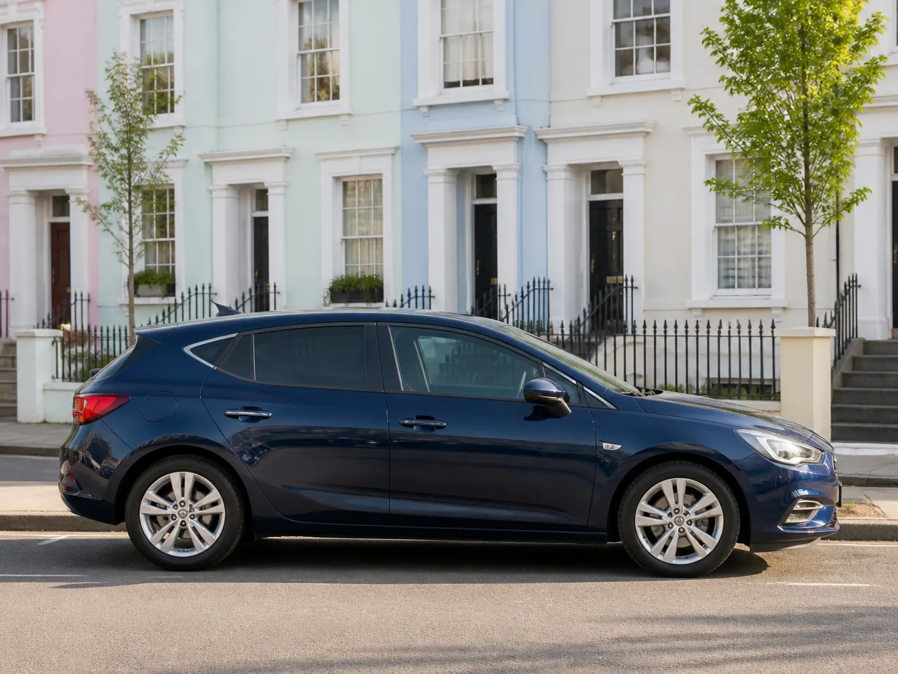 Vauxhall Astra — lateral