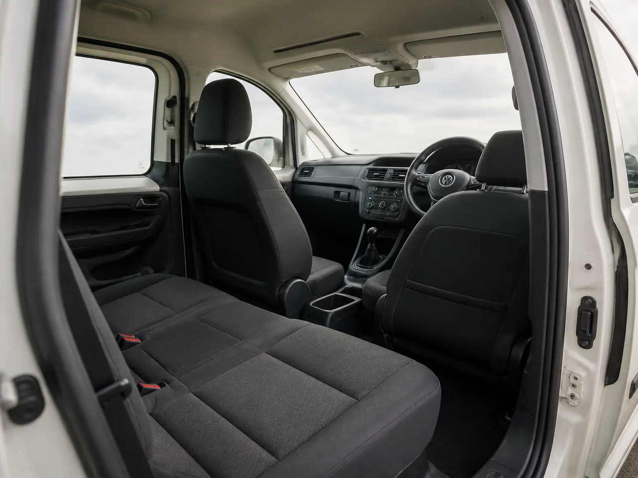 Volkswagen Caddy — 内饰
