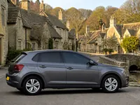 Volkswagen Polo — seitlich