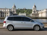 Volkswagen Sharan — seitlich