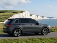 Volkswagen Tiguan — lateral