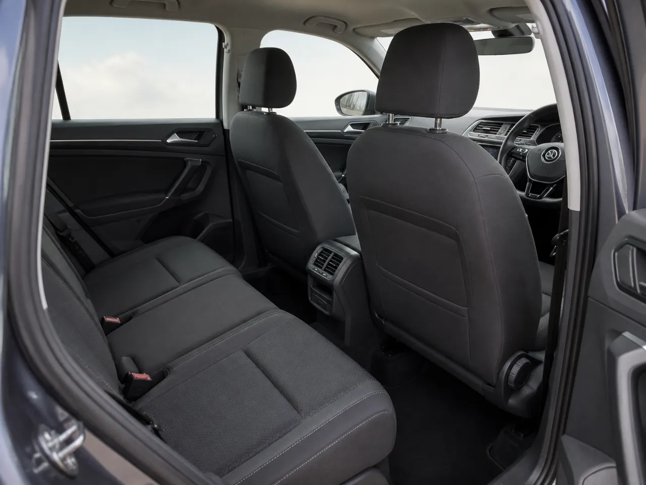 Volkswagen Tiguan — interior