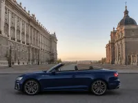 Audi A5 Cabriolet — side