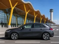 Citroen C4 — seitlich