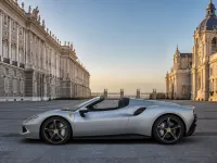 Ferrari 296 GTS — seitlich