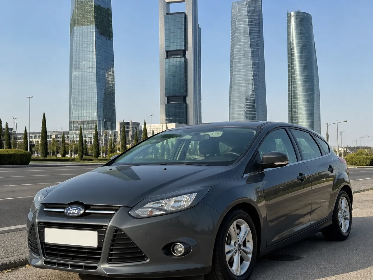 Ford Focus — front