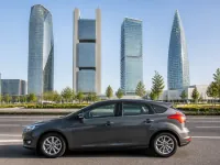 Ford Focus — side
