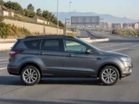 Ford Kuga — side