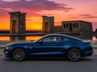 Ford Mustang GT — lateral