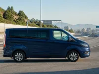Ford Tourneo Custom — 侧面