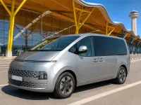 Hyundai Staria — 正面