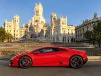 Lamborghini Huracan — side