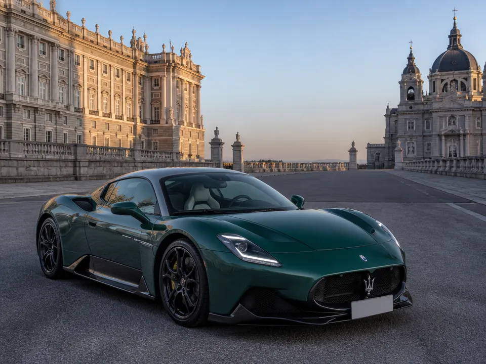 Maserati MC20 — car rental in Madrid