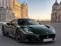 Maserati MC20 — avant