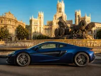 McLaren 570S — side