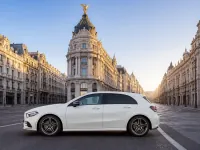Mercedes-Benz A-класс — сбоку