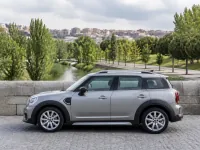 Mini Countryman — side