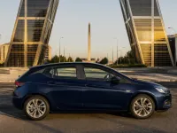 Opel Astra — side