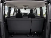 Opel Vivaro Combi — interior