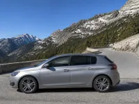Peugeot 308 — side
