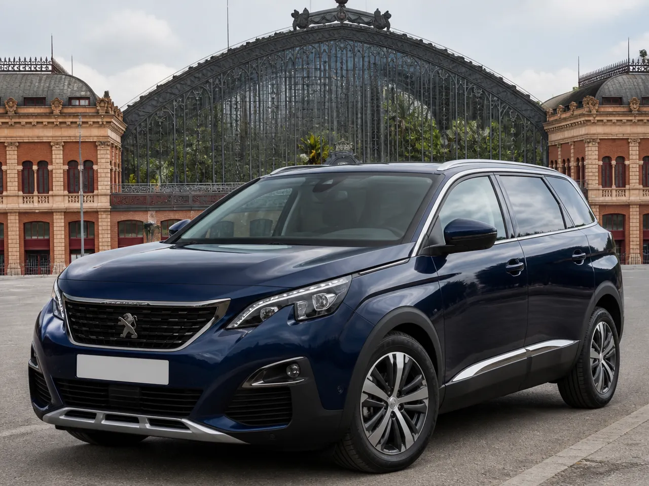 Peugeot 5008 — front