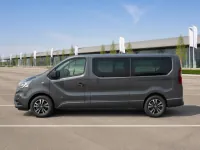 Renault Trafic Passenger — side