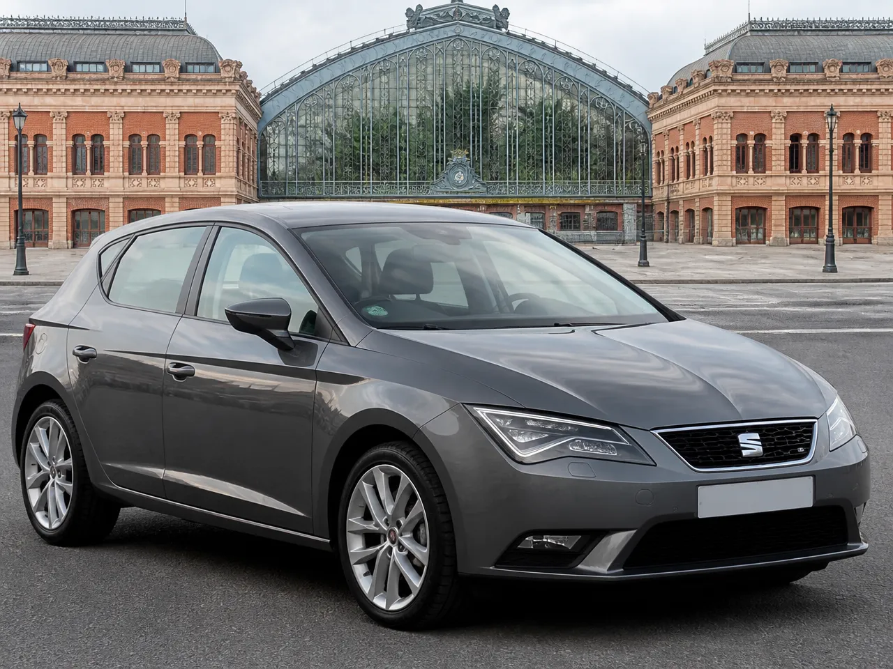 Seat Leon — front