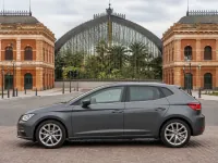 Seat Leon — side