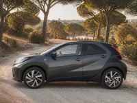 Toyota Aygo X — lateral
