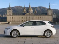 Toyota Corolla — side