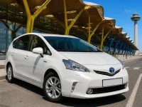 Toyota Prius+ — vorn