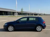 Volkswagen Golf — side