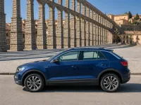 Volkswagen T-Roc — seitlich