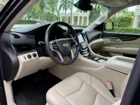 Cadillac Escalade — interior