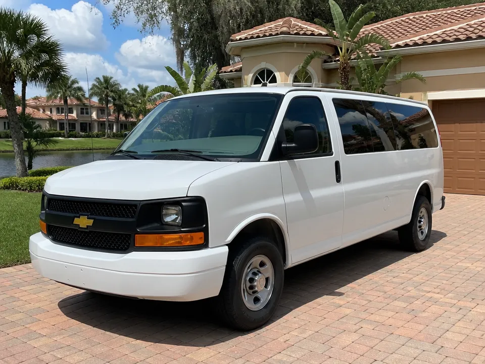 Chevrolet Express 3500 12-Passenger — car rental in Orlando
