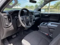 Chevrolet Silverado 1500 — interior