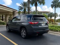 Chevrolet Traverse — lateral