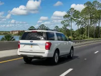 Ford Expedition — lateral